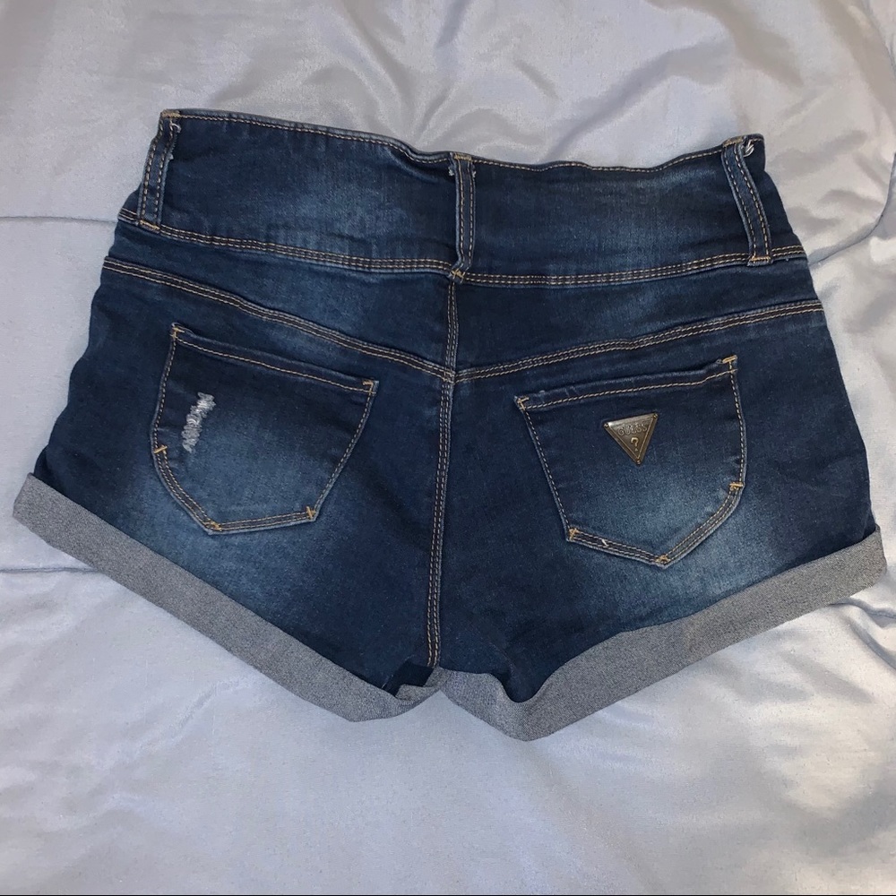 GUESS Shorts - Picture 3 of 3